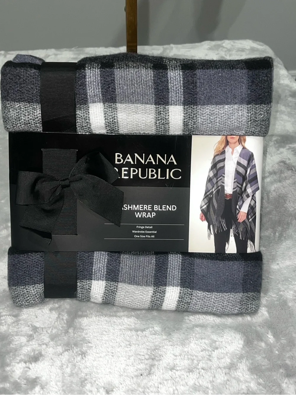 Banana Republic Cashmere Blend Plaid Wrap – NWT